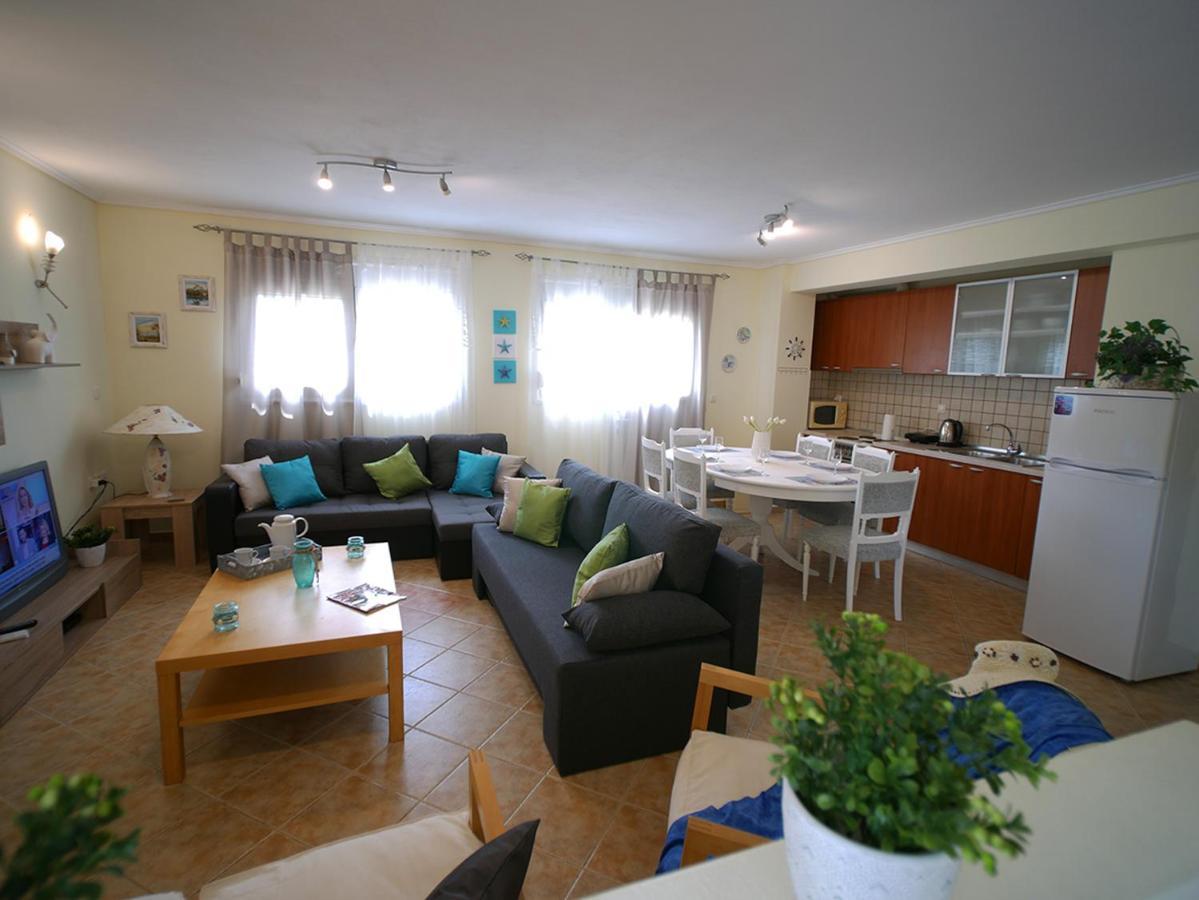 Villa Verde 200 Meters From The Beach Nea Iraklitsa Exterior foto